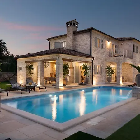 Elena U Ladicima For 8 People With Private Pool & Sports Complex In Istria *
