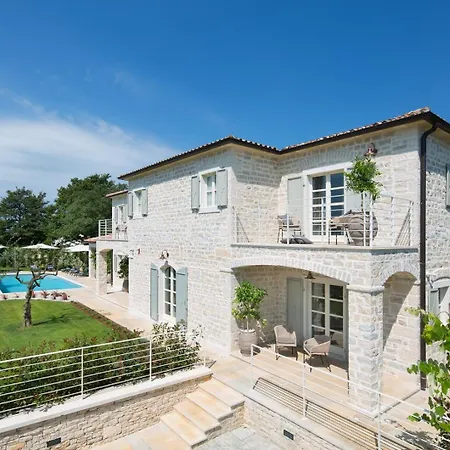 Elena U Ladicima For 8 People With Private Pool & Sports Complex In Istria *