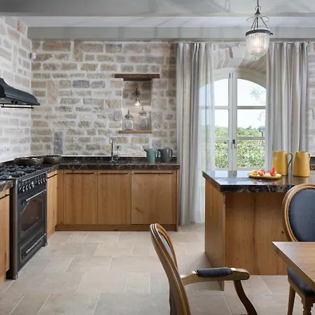 Villa Elena U Ladicima For 8 People With Private Pool & Sports Complex In Istria *