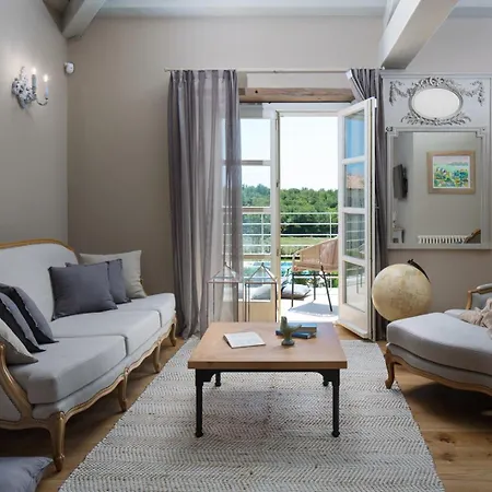 Elena U Ladicima For 8 People With Private Pool & Sports Complex In Istria Ladici